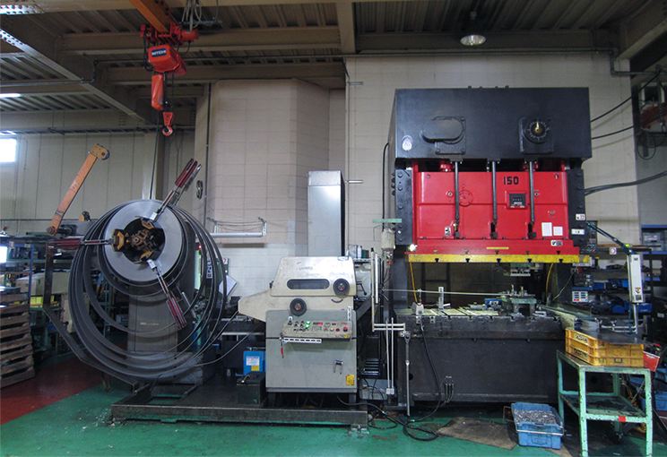 150t 順送プレス